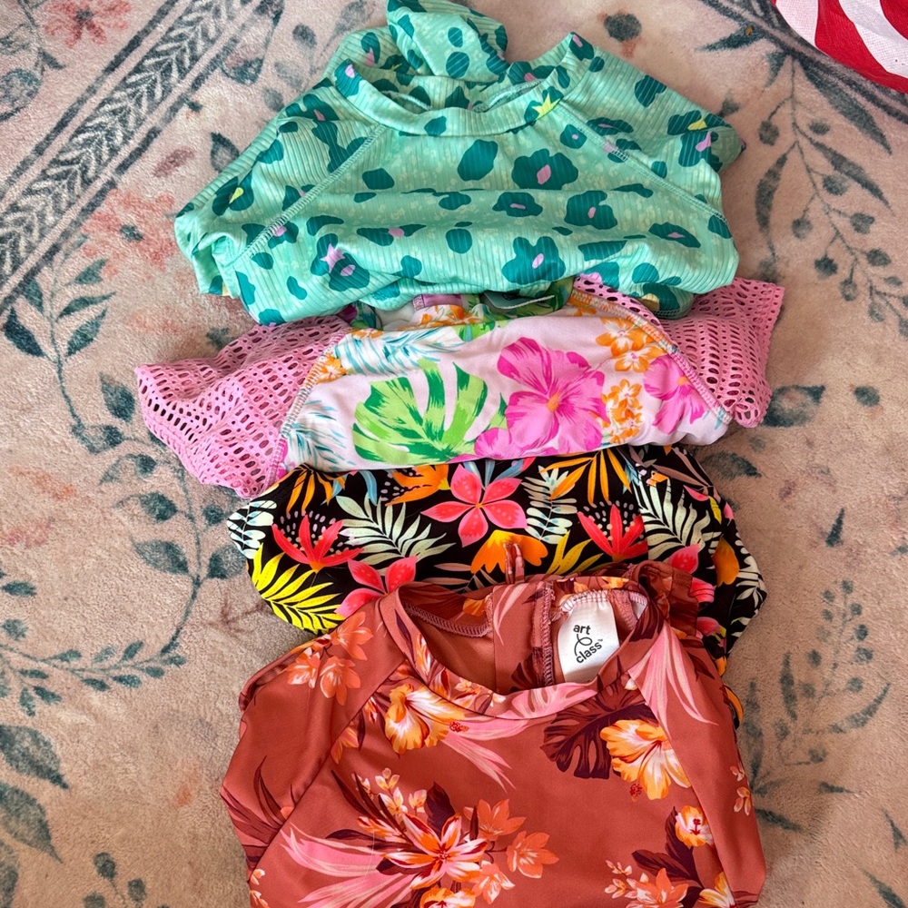 Lot of 4 swimsuits size S (6/7).